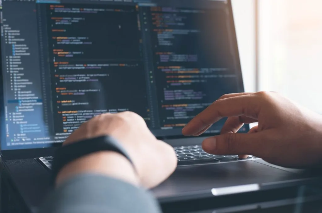 Sichtbarkeit in ChatGPT durch richtige HTML Programmierung